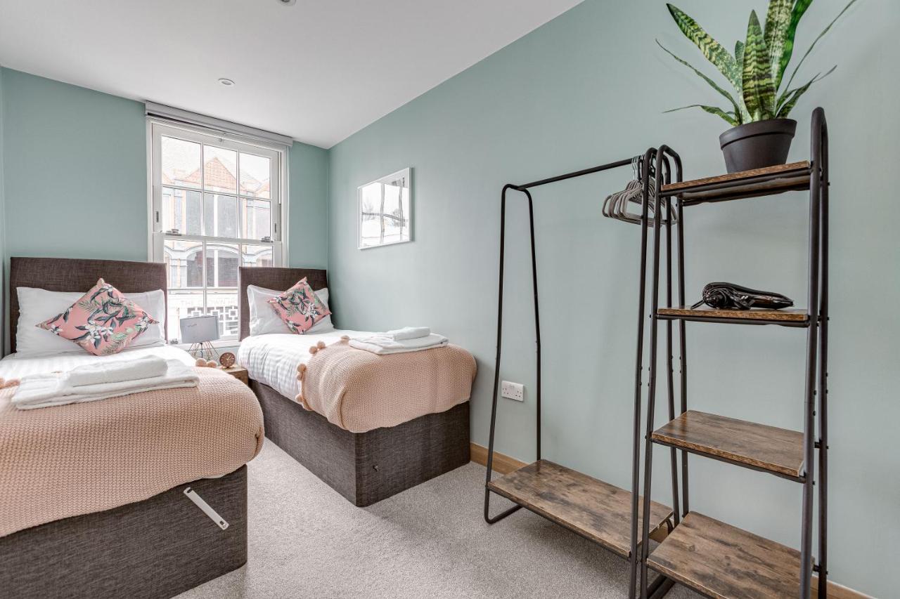 Apartment Homely 2 Beds Up To 5 Guests-wifi By Tent Serviced *