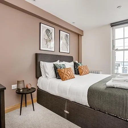 Homely 2 Beds Apt Up To 5 Guests-Wifi By Tent Serviced Apartments Chertsey Exterior photo