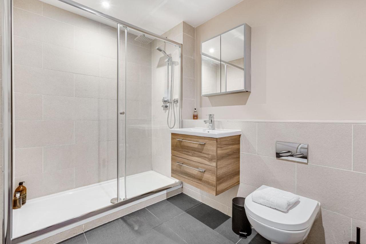 Appartamento Homely 2 Beds Up To 5 Guests-wifi By Tent Serviced Chertsey
